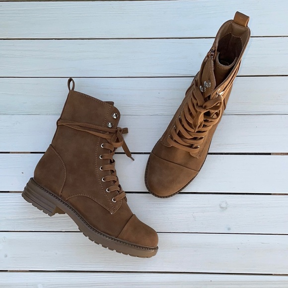 Report Shoes - NIB Report Combat Boots